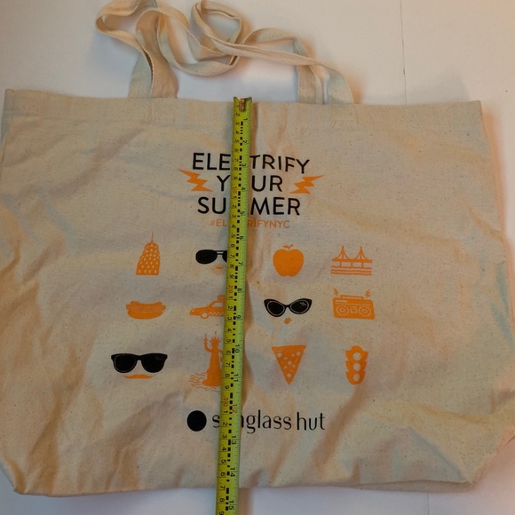 Reusable sunglass hut Shopping Tote - 20" X 14" - Picture 2 of 7